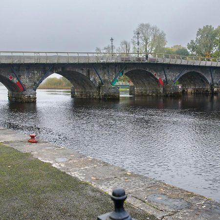 Waterfront Self Catering Houses Carrick-on-Shannon ภายนอก รูปภาพ