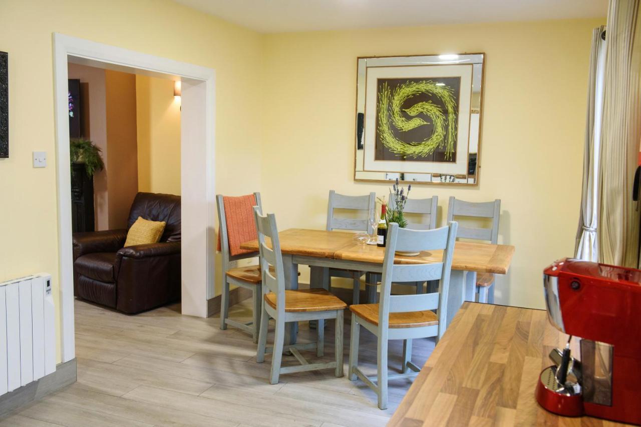 Waterfront Self Catering Houses Carrick-on-Shannon ภายนอก รูปภาพ