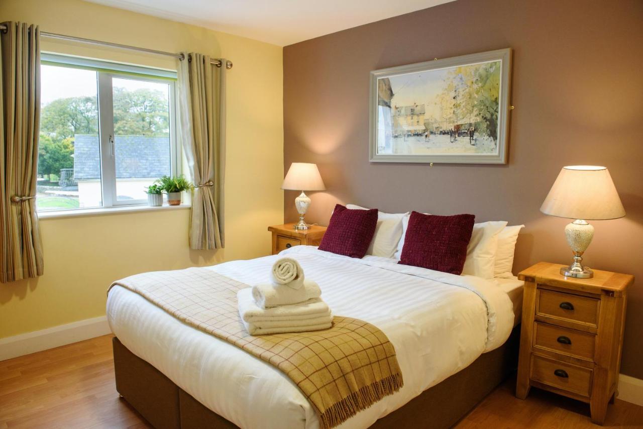 Waterfront Self Catering Houses Carrick-on-Shannon ภายนอก รูปภาพ
