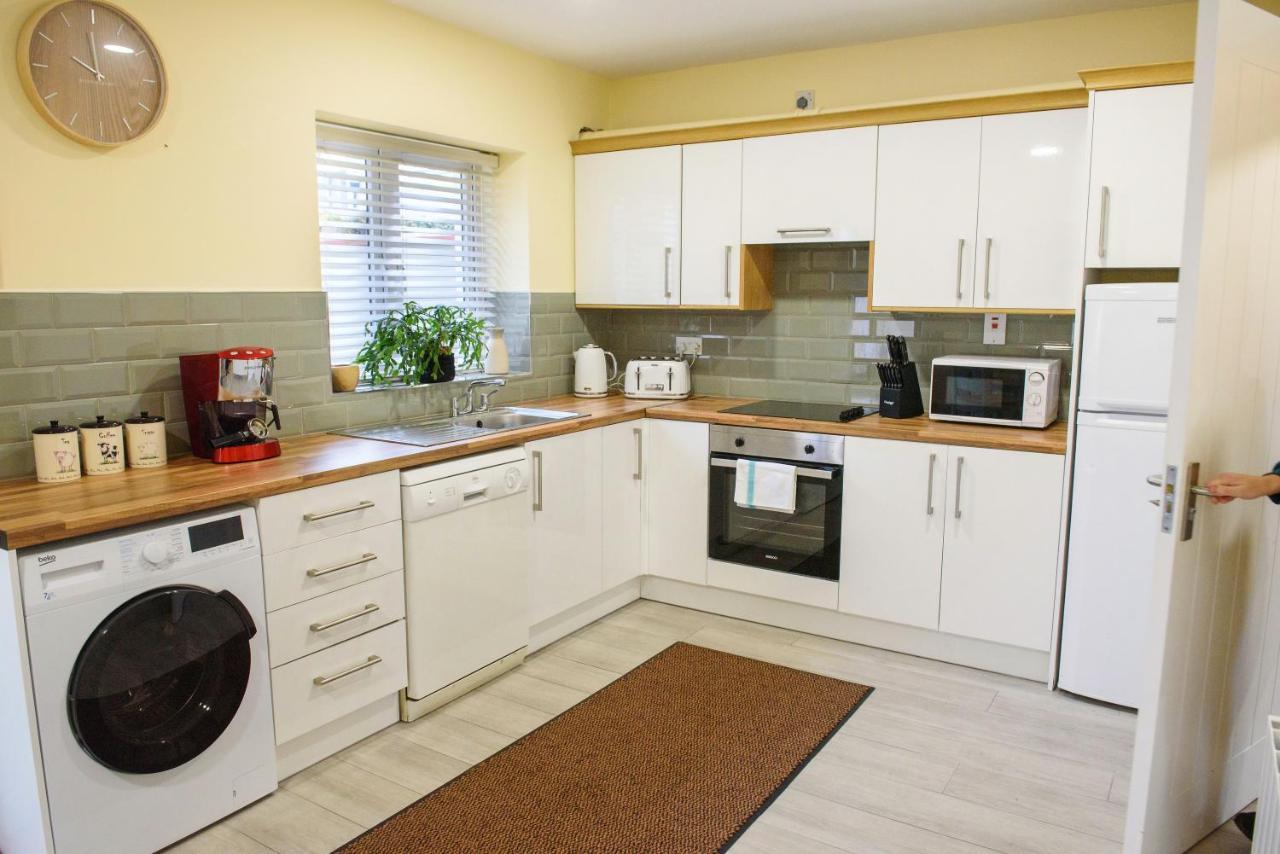 Waterfront Self Catering Houses Carrick-on-Shannon ภายนอก รูปภาพ