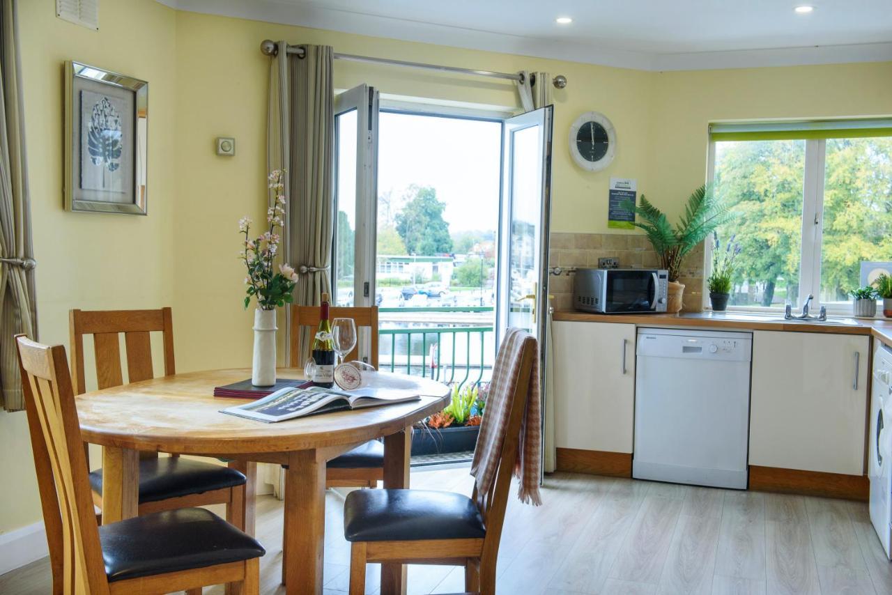 Waterfront Self Catering Houses Carrick-on-Shannon ภายนอก รูปภาพ