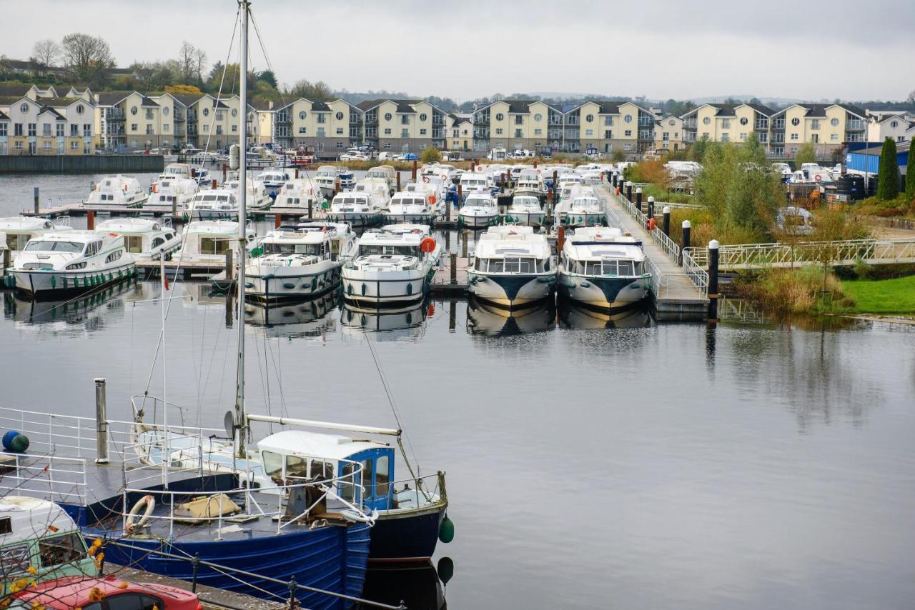 Waterfront Self Catering Houses Carrick-on-Shannon ภายนอก รูปภาพ