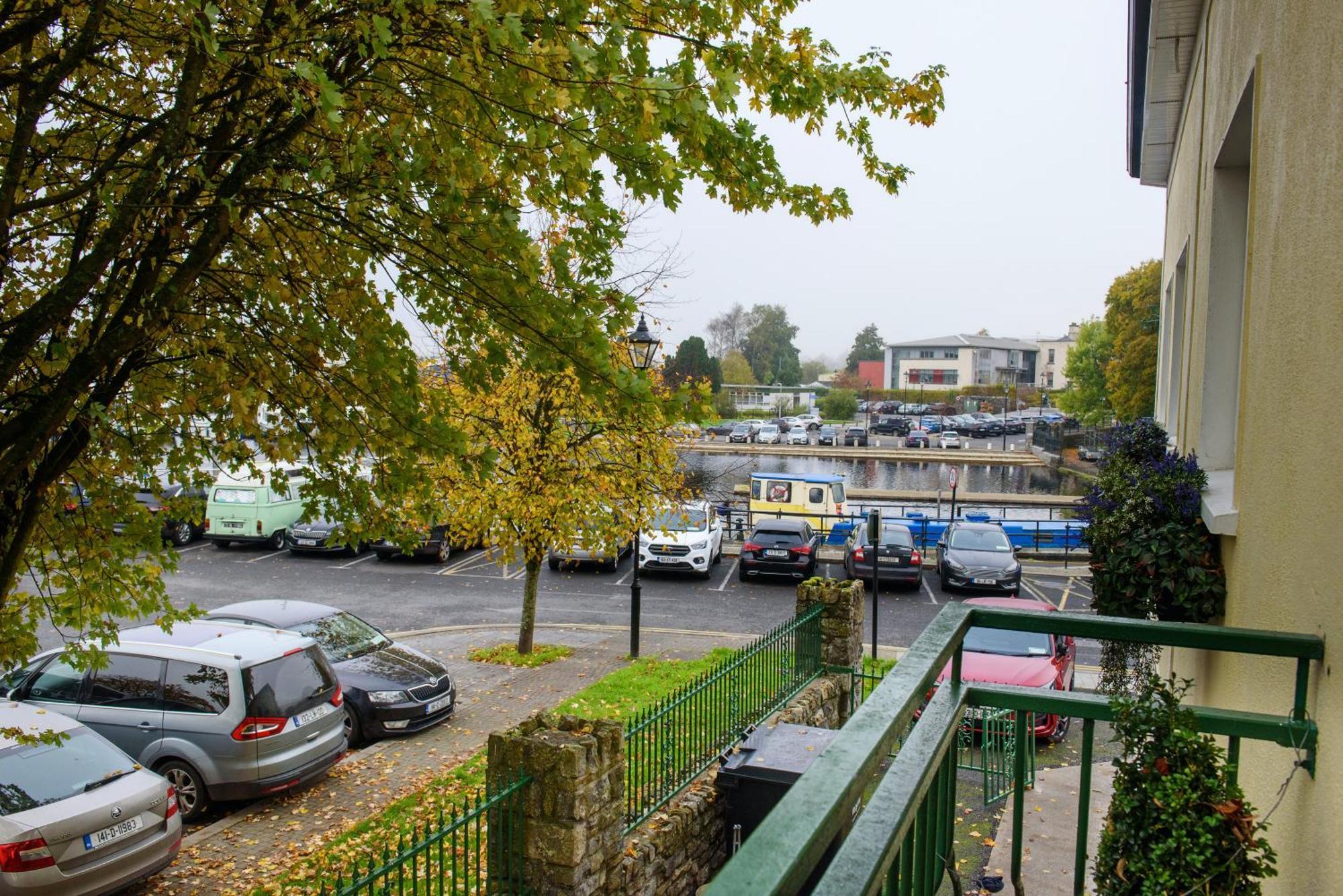 Waterfront Self Catering Houses Carrick-on-Shannon ภายนอก รูปภาพ