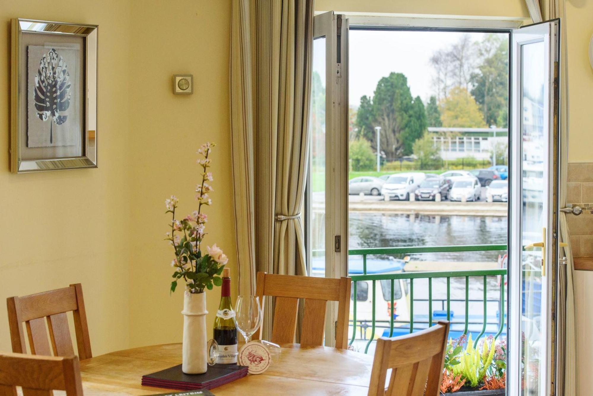 Waterfront Self Catering Houses Carrick-on-Shannon ภายนอก รูปภาพ